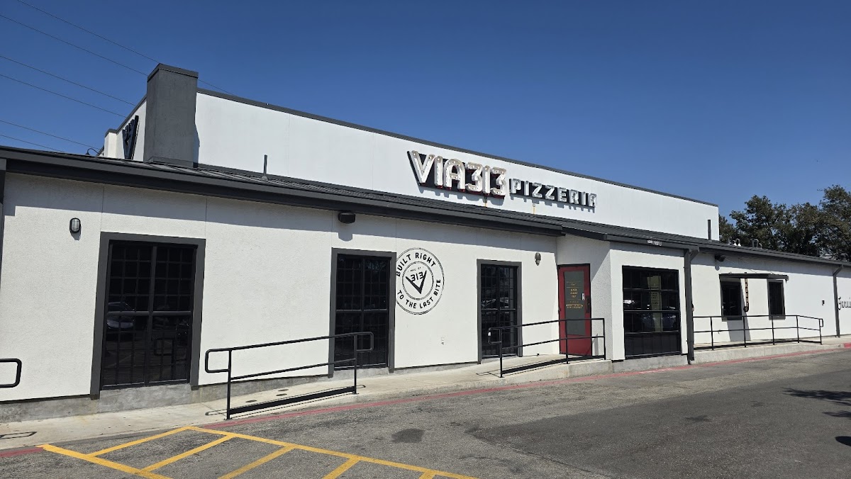 Via 313 Pizza Round Rock